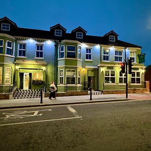 Hotel 119